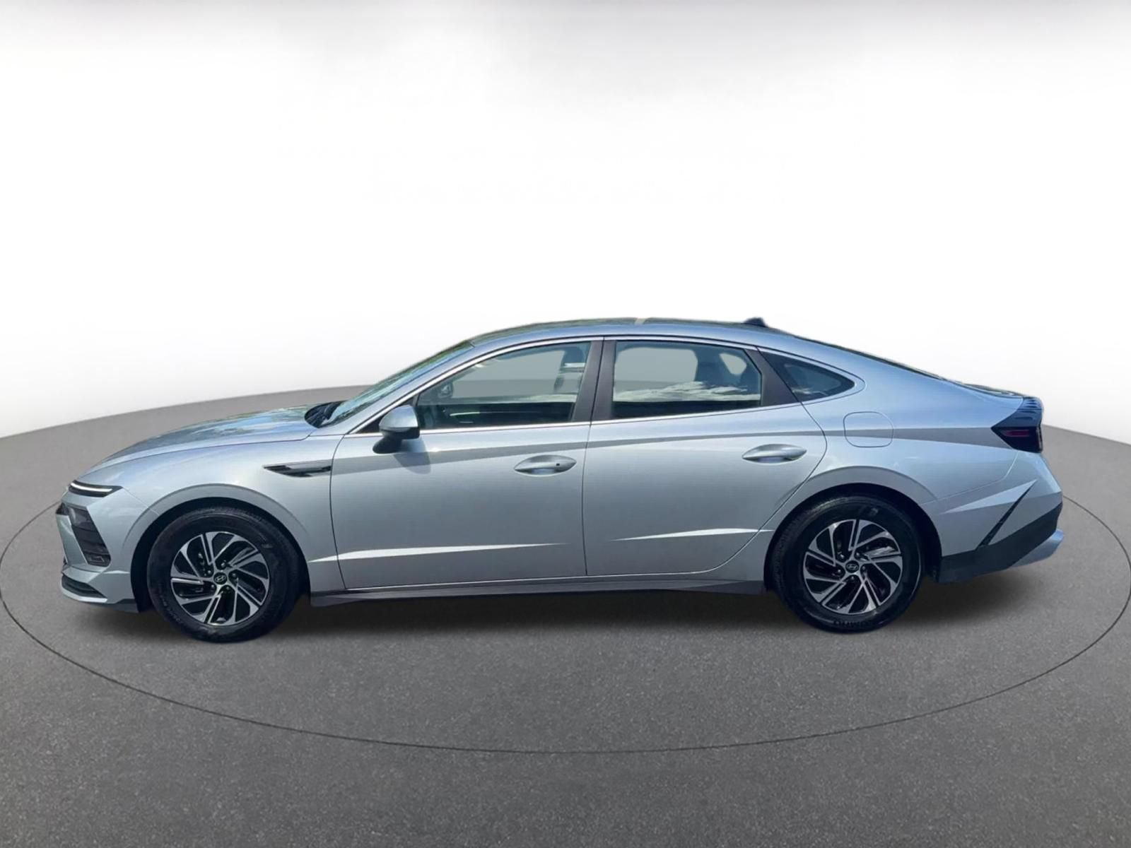 Used 2026 Hyundai Sonata Blue FWD image 8