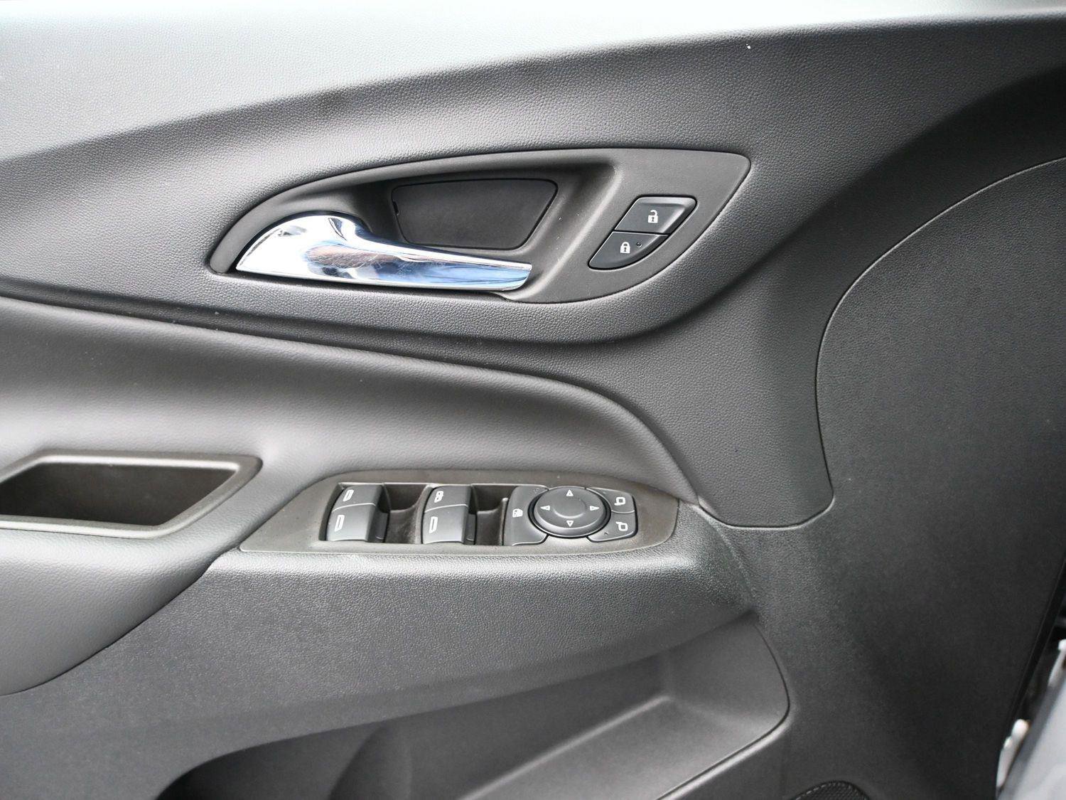 Used 2023 Chevrolet Equinox LT image 6