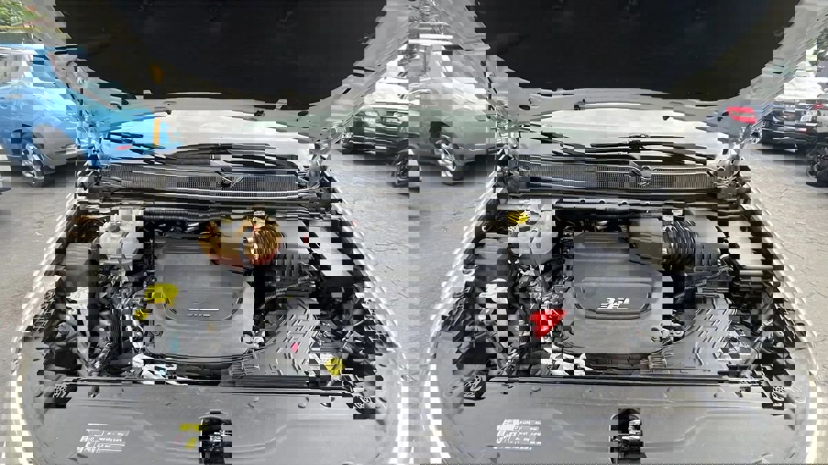 Used 2017 Chrysler Pacifica Touring image 5