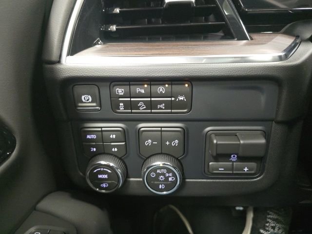 New 2026 Chevrolet Suburban Z71 image 17