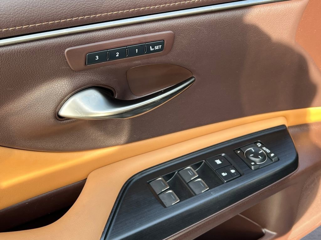 Used 2021 Lexus ES 350 w/ Premium Package image 13