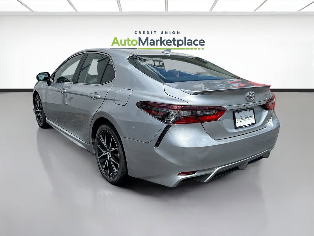 Used 2024 Toyota Camry SE FWD image 4