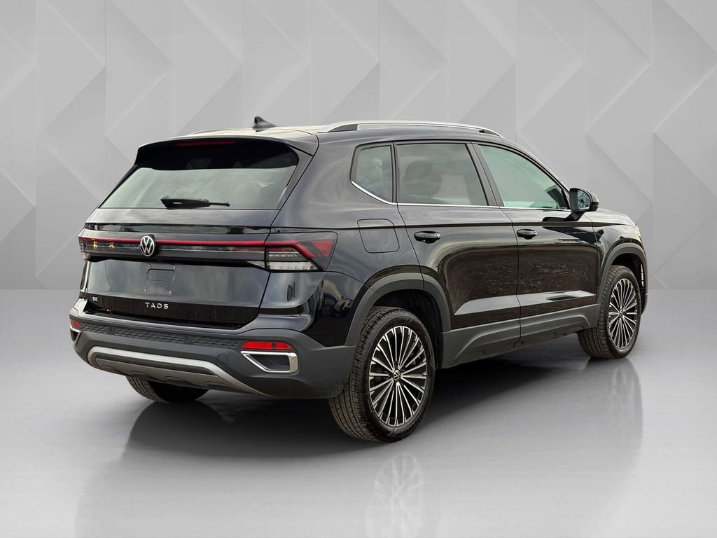 Used 2025 Volkswagen Taos SE FWD image 5