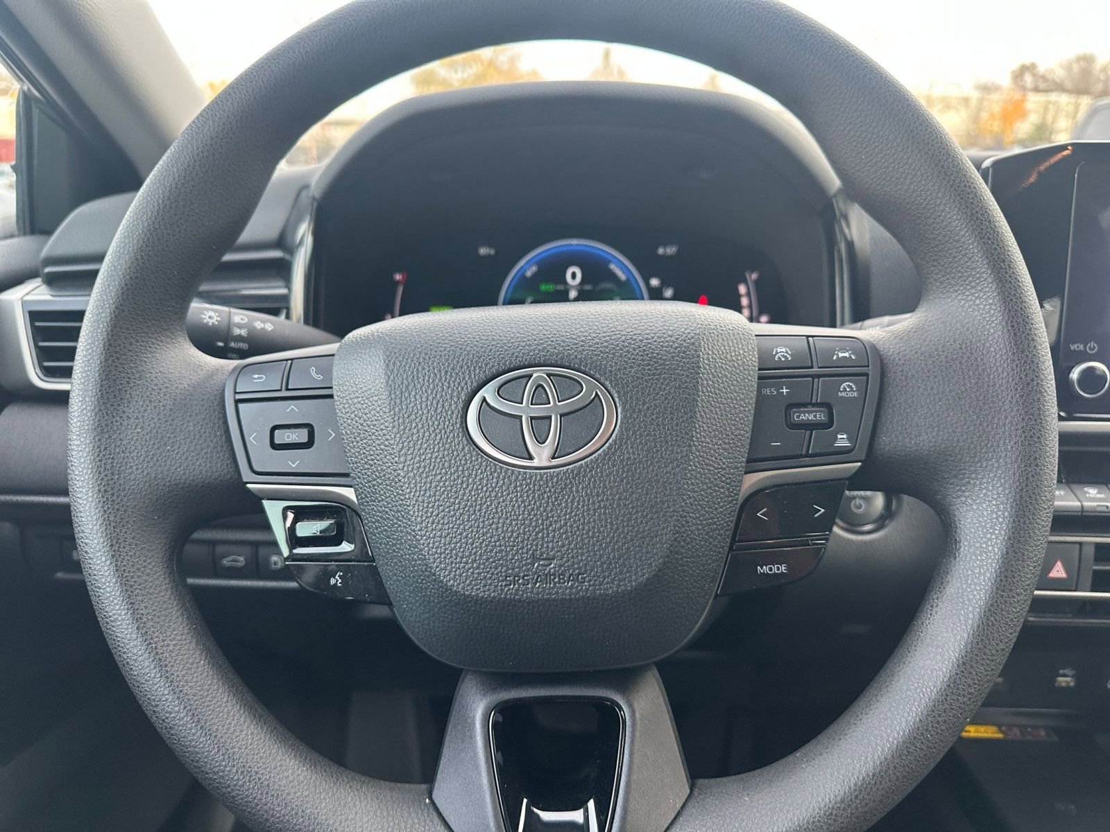 Used 2025 Toyota Camry LE image 27