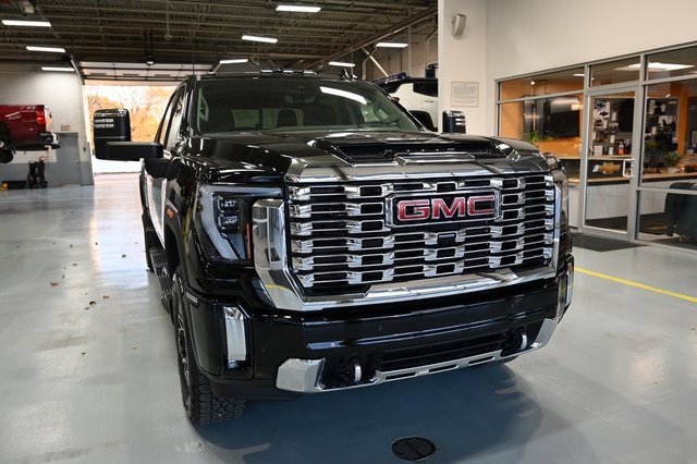 New 2026 GMC Sierra 2500 Denali w/ Denali Reserve Package image 3
