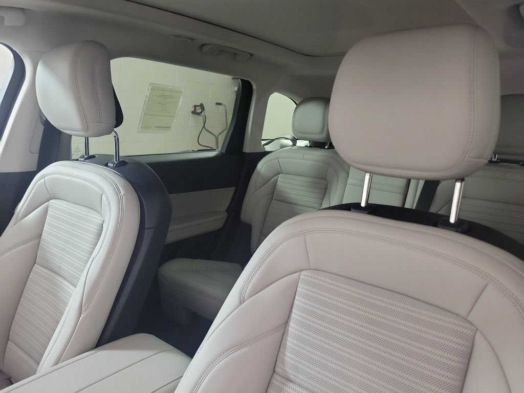 New 2026 Lincoln Nautilus Reserve AWD/4WD image 18
