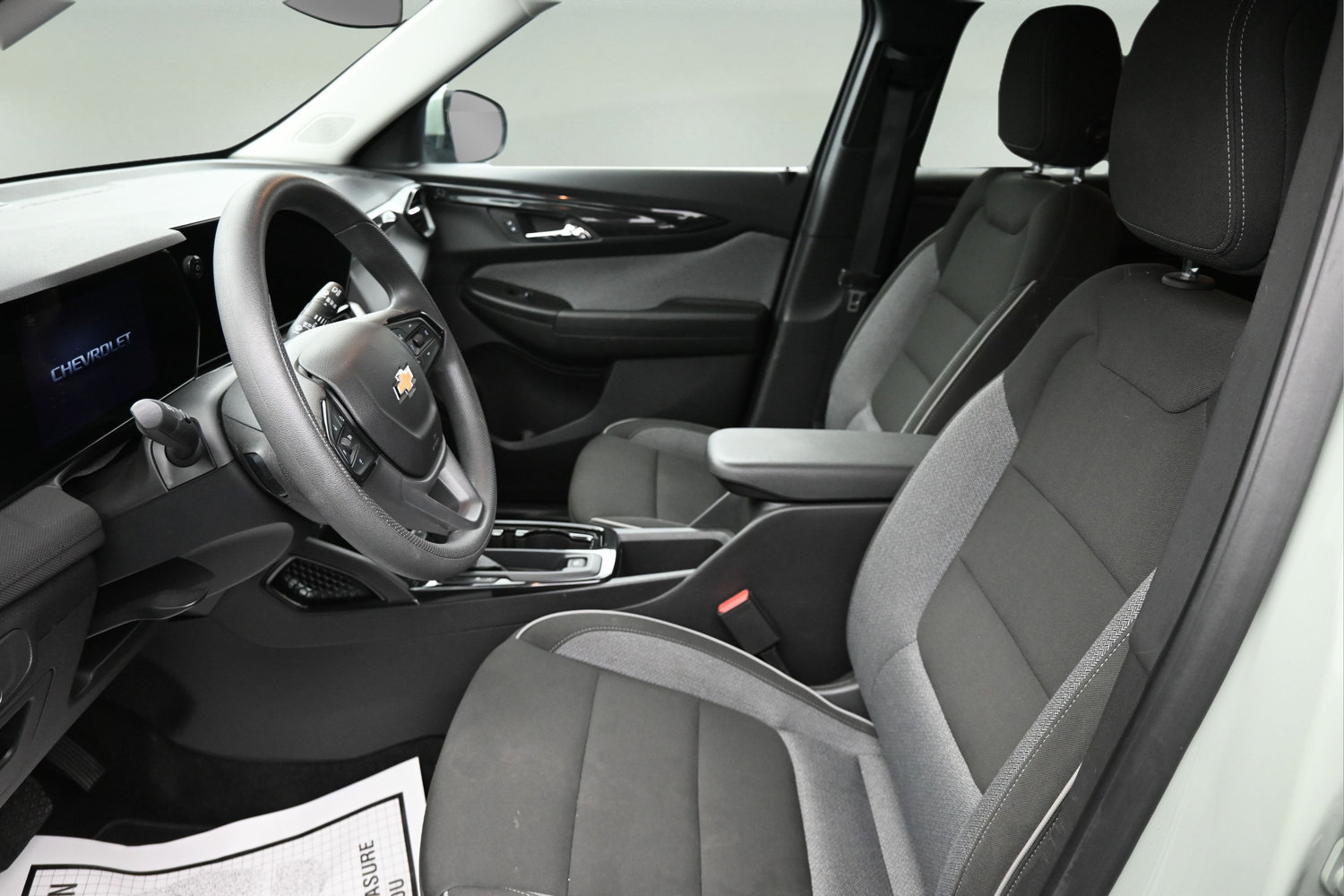 Used 2025 Chevrolet TrailBlazer LT AWD/4WD image 8