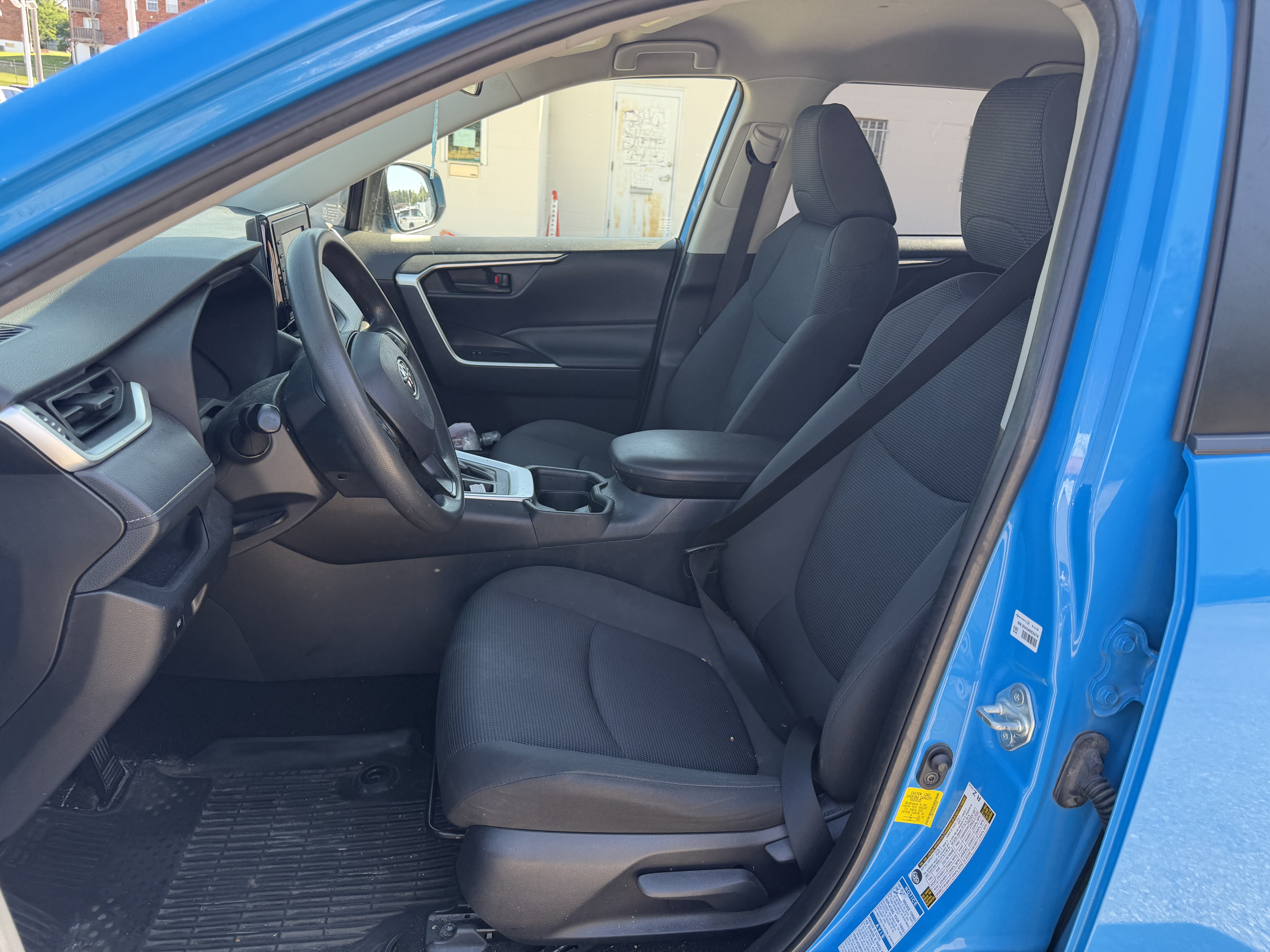 Used 2019 Toyota RAV4 LE AWD/4WD image 13