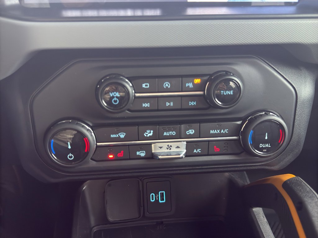 Used 2022 Ford Bronco Badlands w/ Sasquatch Package image 18