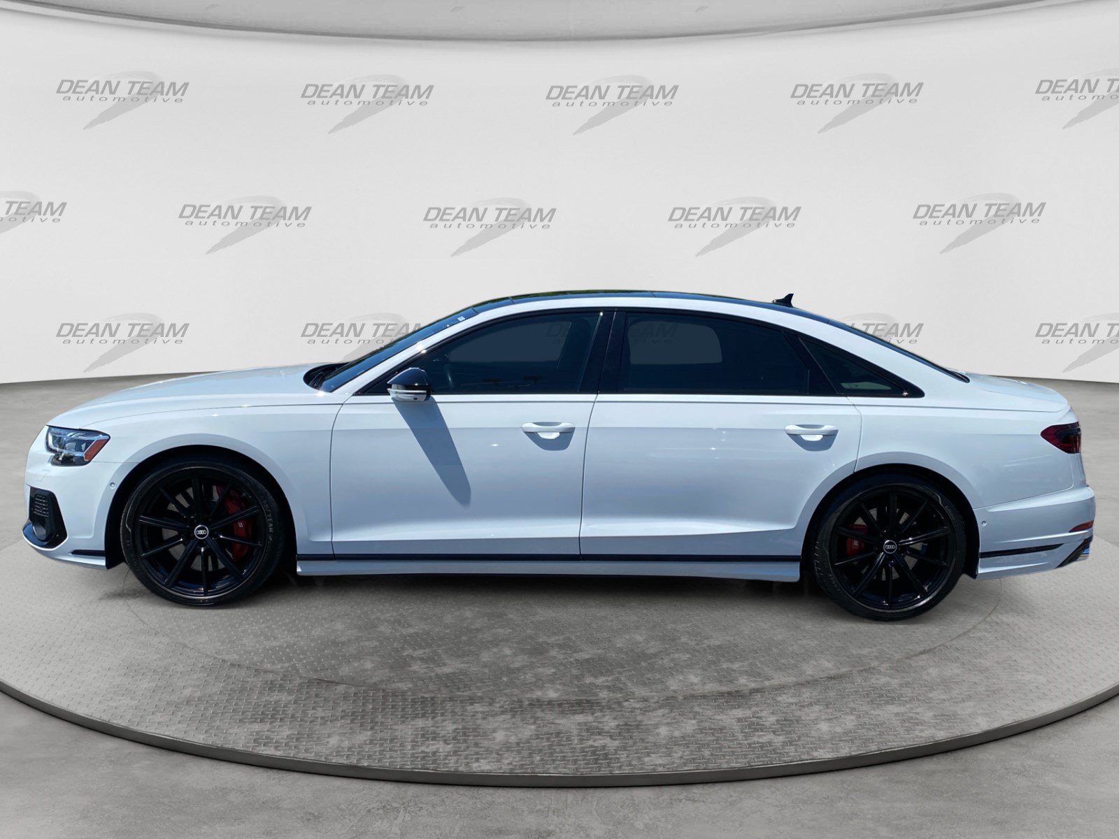 Used 2023 Audi S8 w/ S8 Comfort Plus Package AWD/4WD image 4