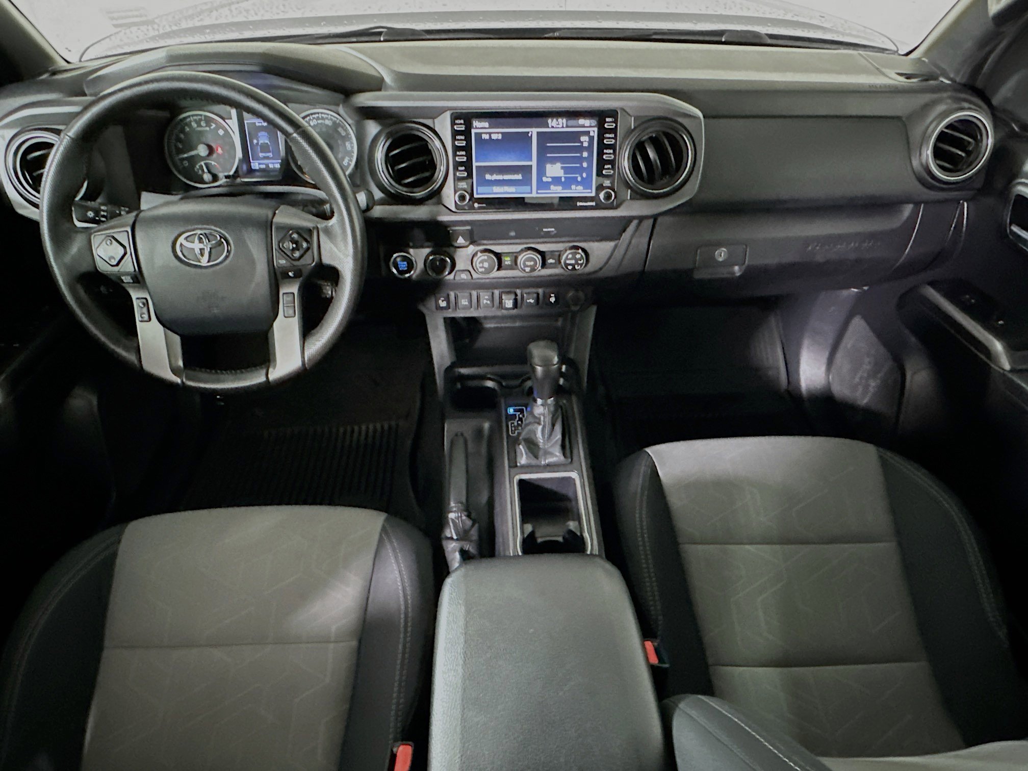 Used 2020 Toyota Tacoma TRD Off-Road w/ Technology Package image 27