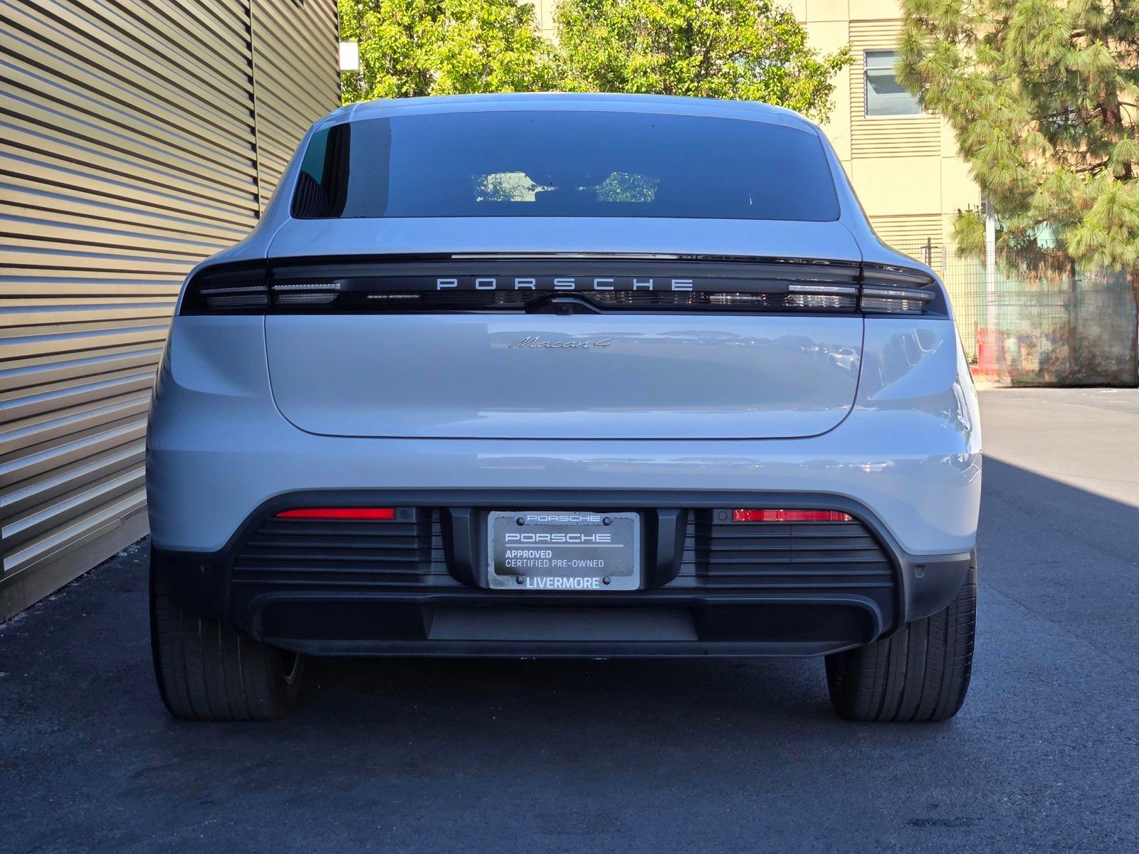 Certified 2025 Porsche Macan 4 Electric AWD/4WD image 6