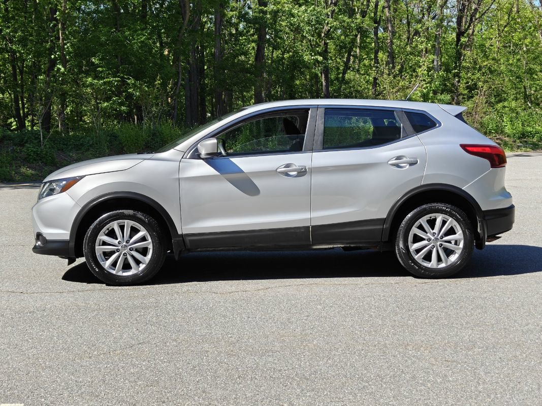 Used 2017 Nissan Rogue Sport S w/ S Appearance Package AWD/4WD image 5