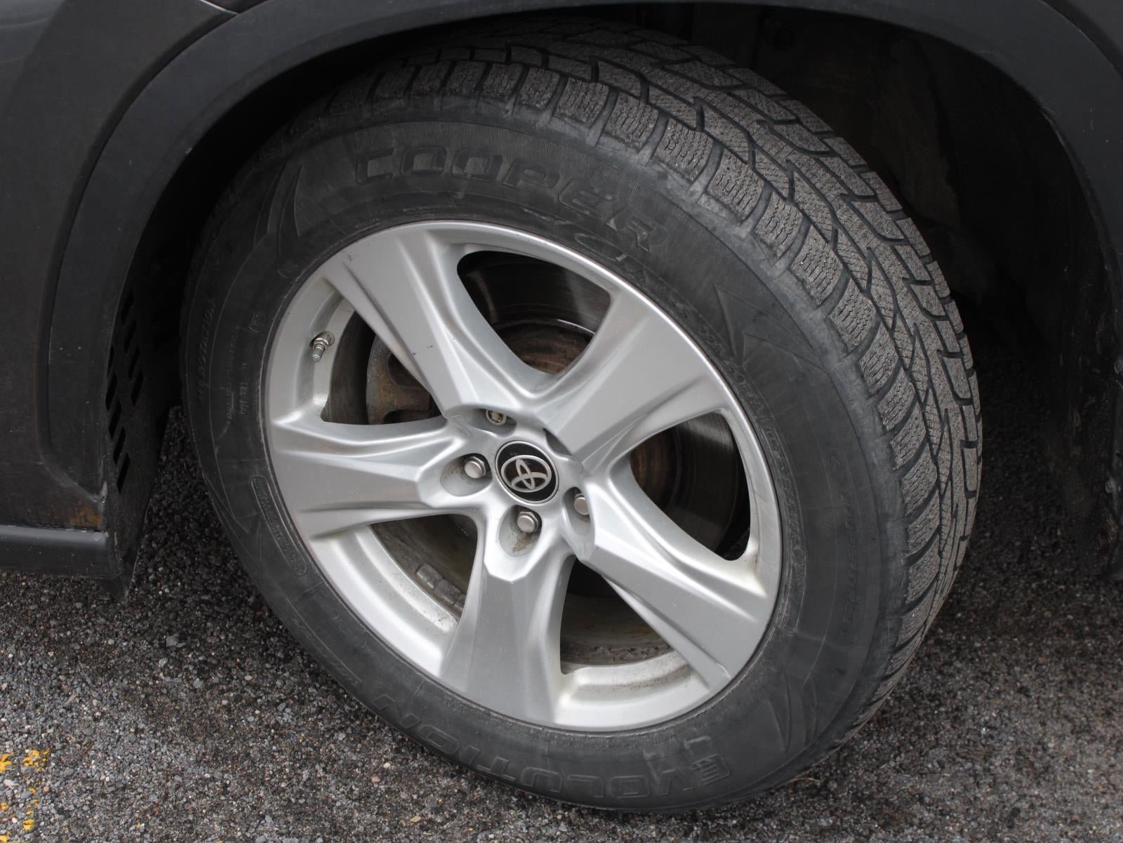 Used 2023 Toyota Highlander L FWD image 18