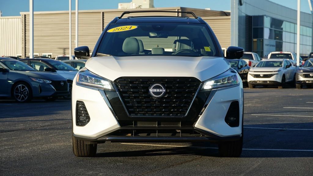 Used 2024 Nissan Kicks SR w/ SR Premium Package image 10