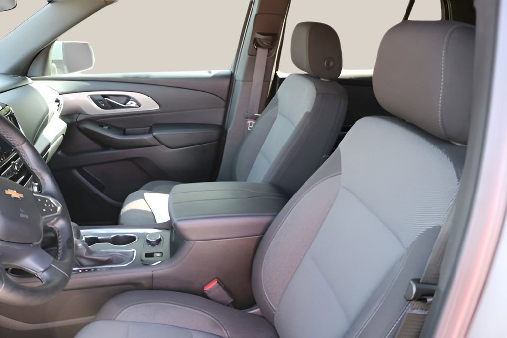 Used 2023 Chevrolet Traverse LT image 11