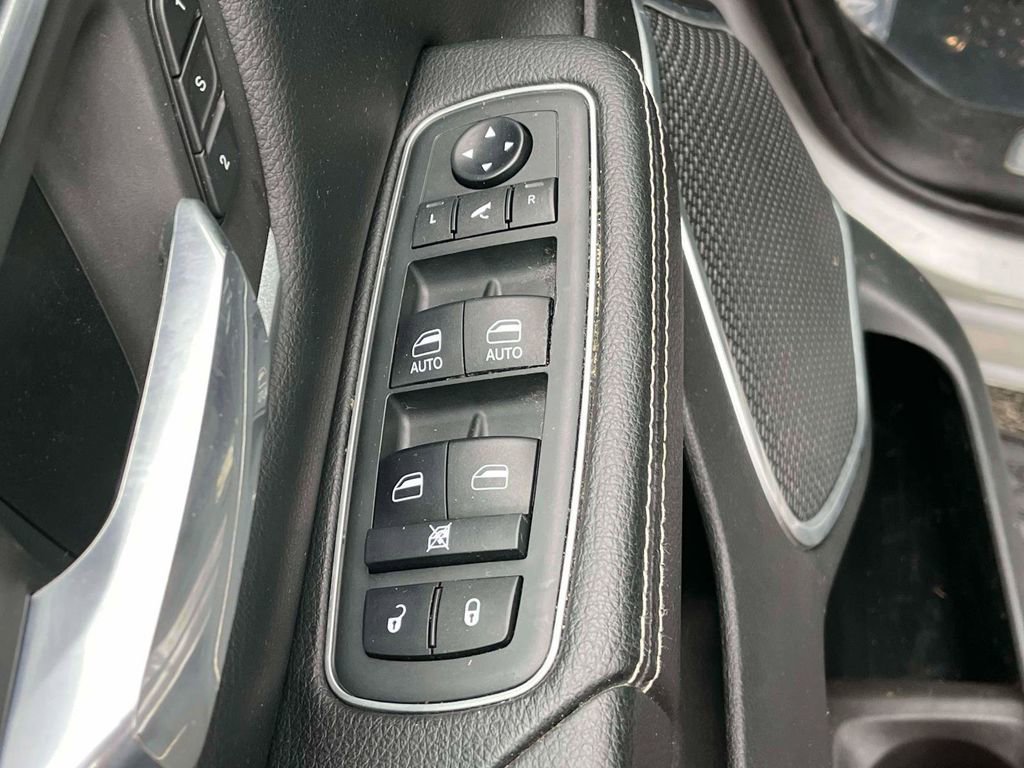 Used 2020 RAM 1500 Laramie w/ Sport Appearance Package AWD/4WD image 13