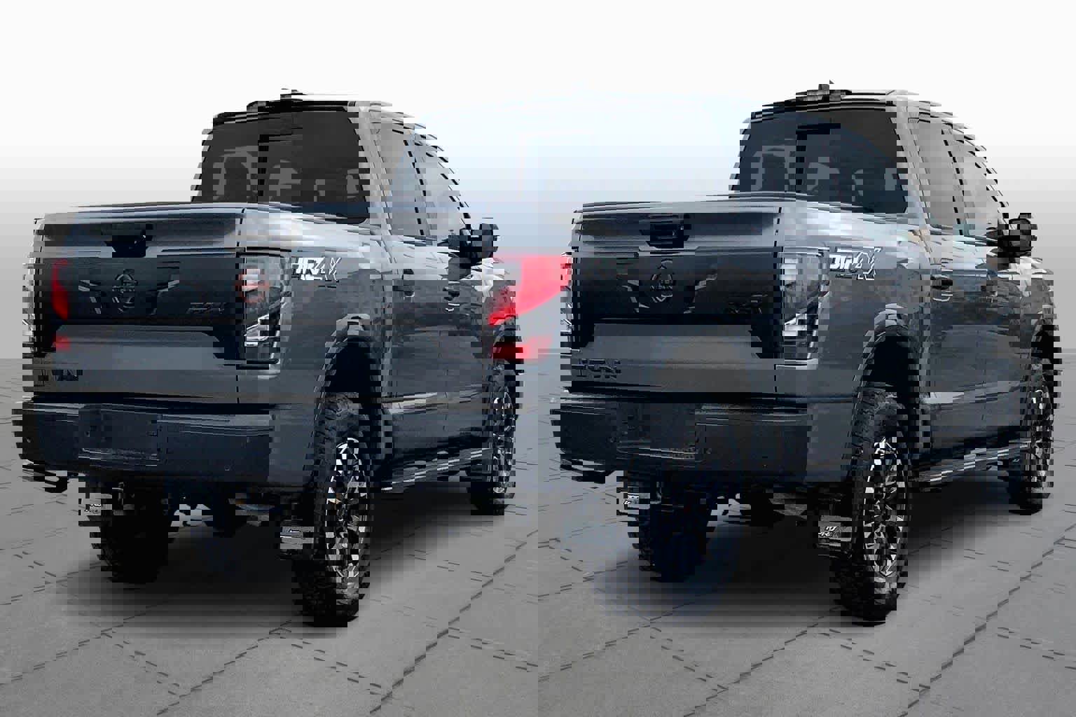 Used 2023 Nissan Titan PRO-4X w/ Pro-4x Convenience Package image 13