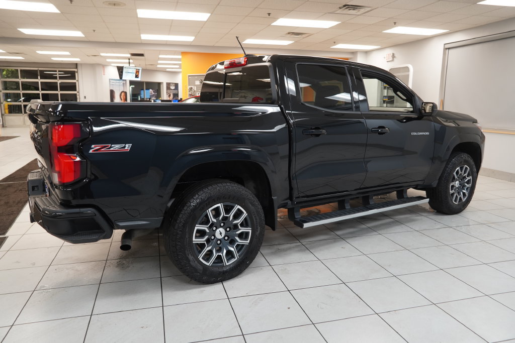 Used 2023 Chevrolet Colorado Z71 w/ Z71 Convenience Package 2 AWD/4WD image 13