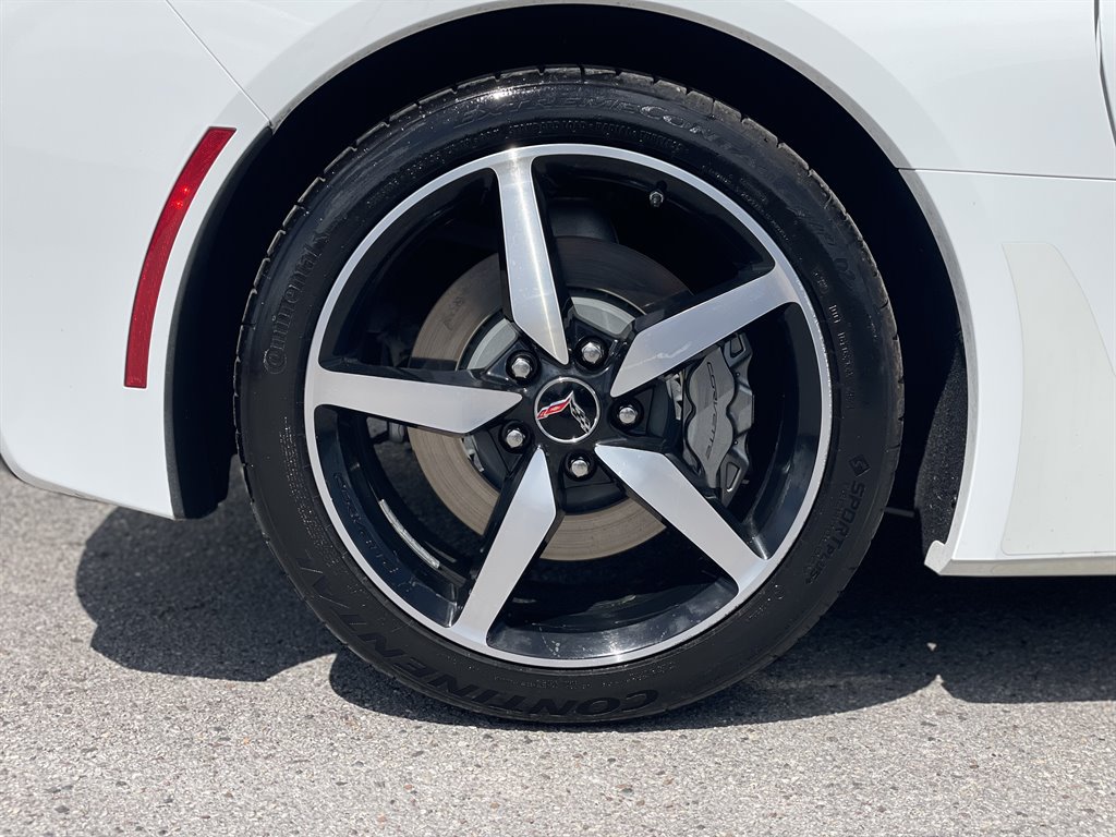 Used 2015 Chevrolet Corvette Stingray Convertible w/ 3LT Preferred Equipment Group RWD image 24