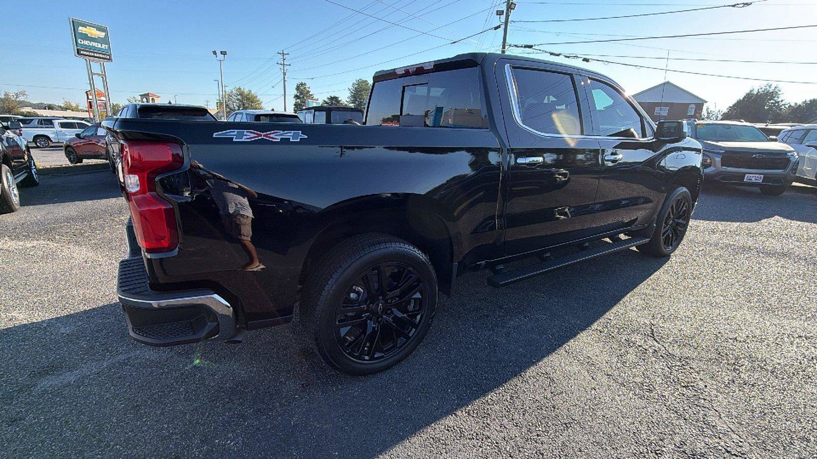 New 2026 Chevrolet Silverado 1500 LTZ w/ LTZ Premium Package AWD/4WD image 9
