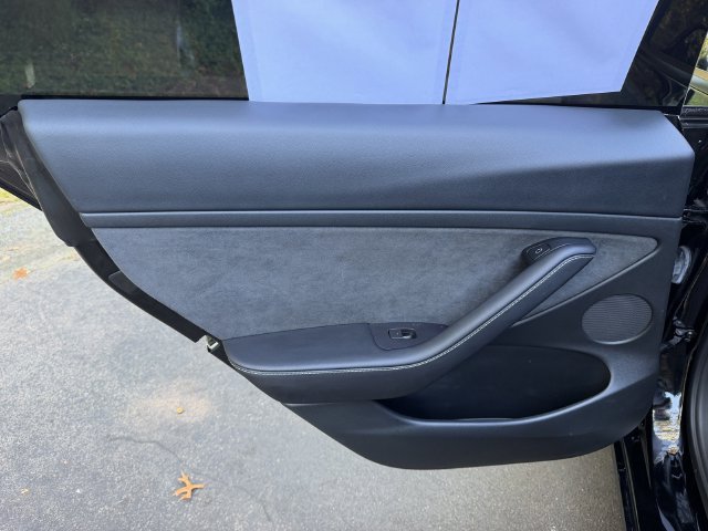 Used 2023 Tesla Model 3 Standard Range RWD image 17