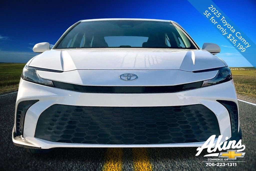 Used 2025 Toyota Camry SE video 2