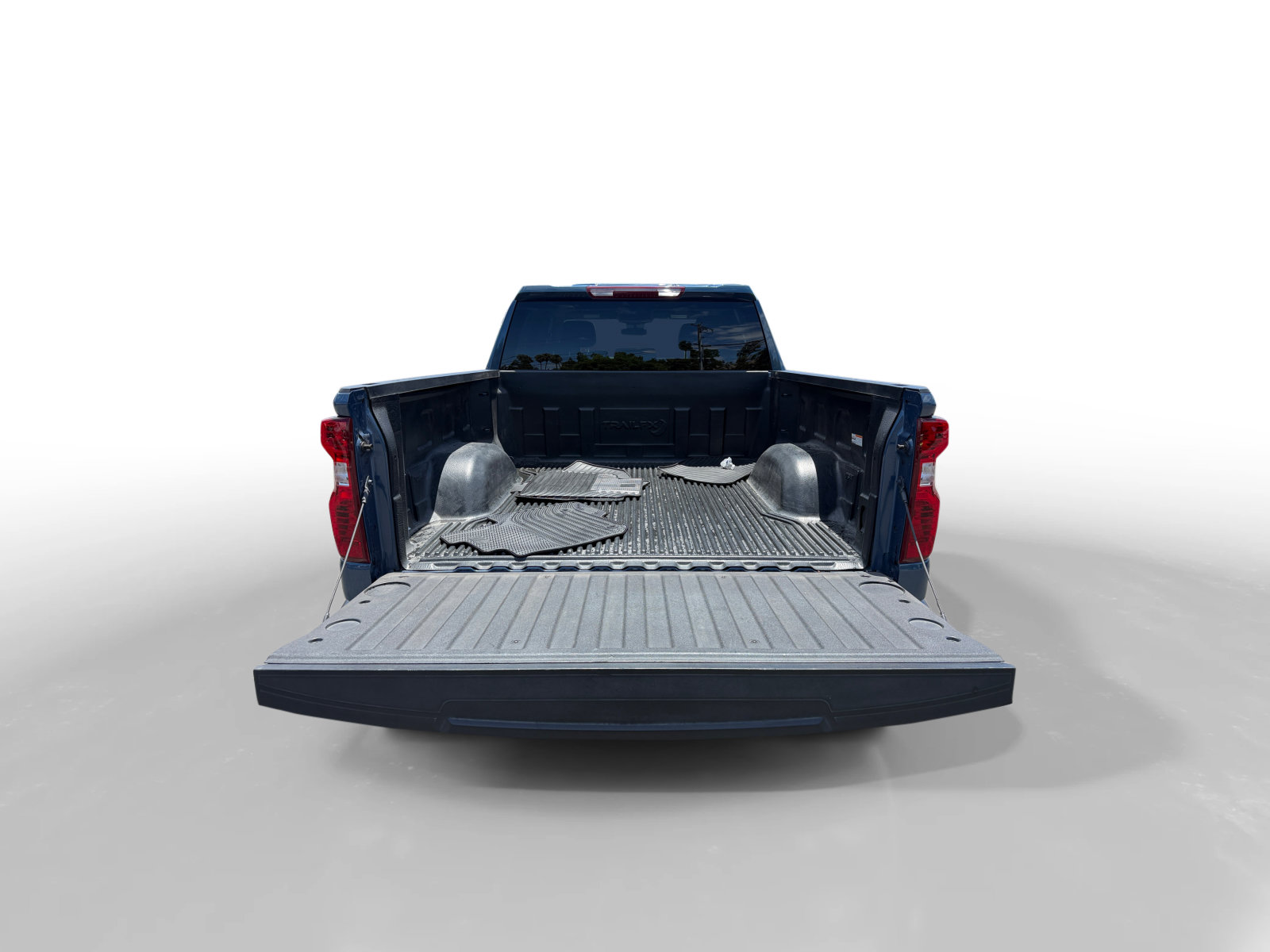 Used 2024 Chevrolet Silverado 1500 Custom w/ LPO, Dark Essentials Package RWD image 17