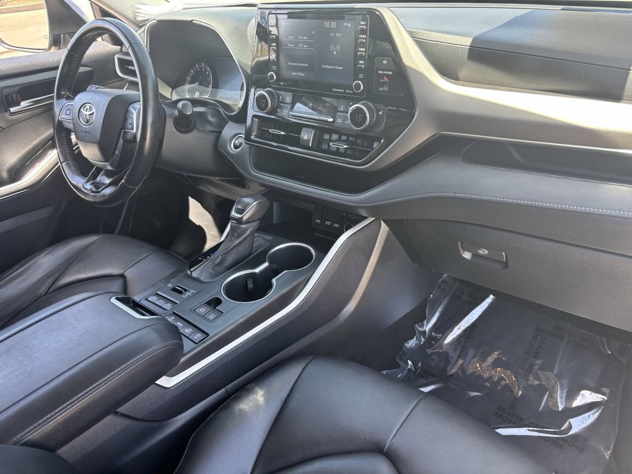 Used 2020 Toyota Highlander XLE AWD/4WD image 10