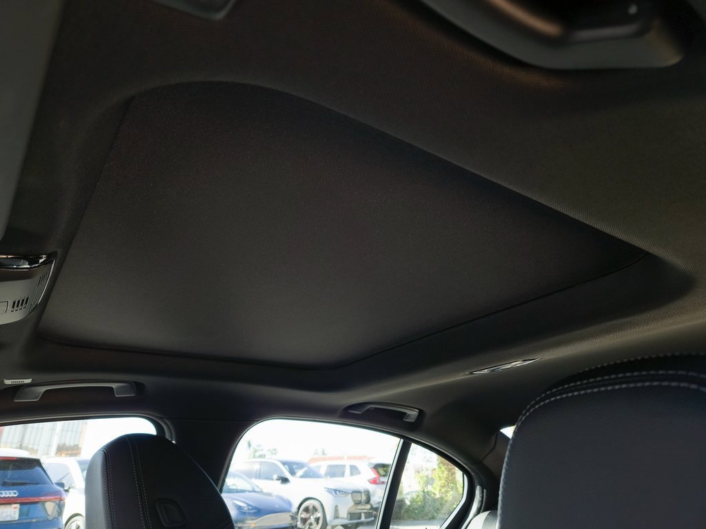 Used 2022 BMW 330i 330i w/ Driving Assistance Package image 19