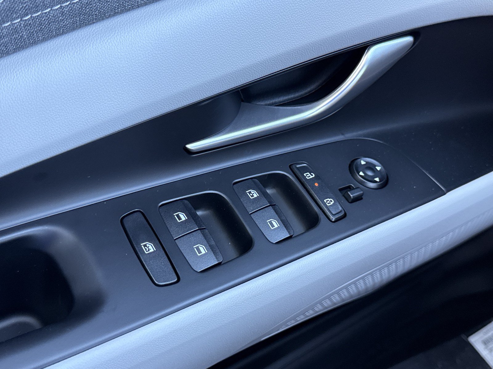 New 2026 Hyundai Elantra SEL Sport FWD image 16