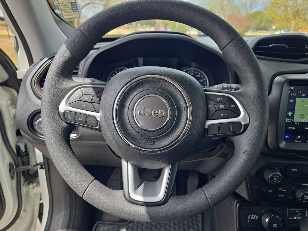Used 2023 Jeep Renegade Latitude AWD/4WD image 16
