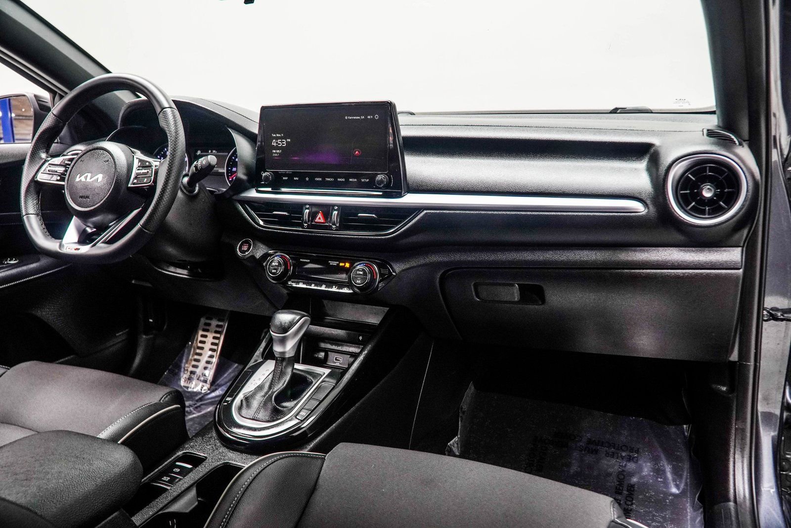 Used 2023 Kia Forte GT-Line w/ GT-Line Premium Package image 16