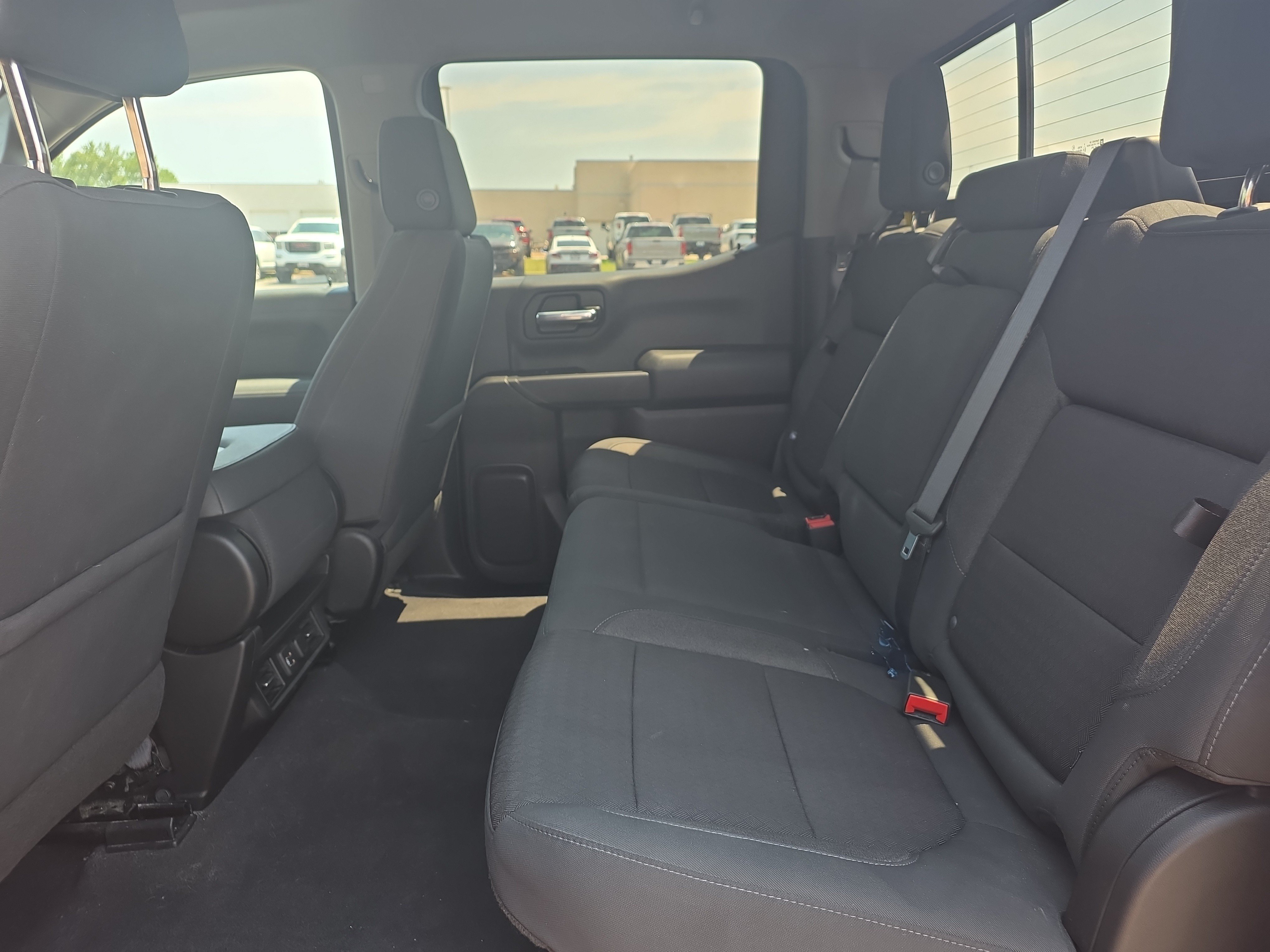 Used 2021 Chevrolet Silverado 1500 LT w/ Z71 Off-Road Package AWD/4WD image 12
