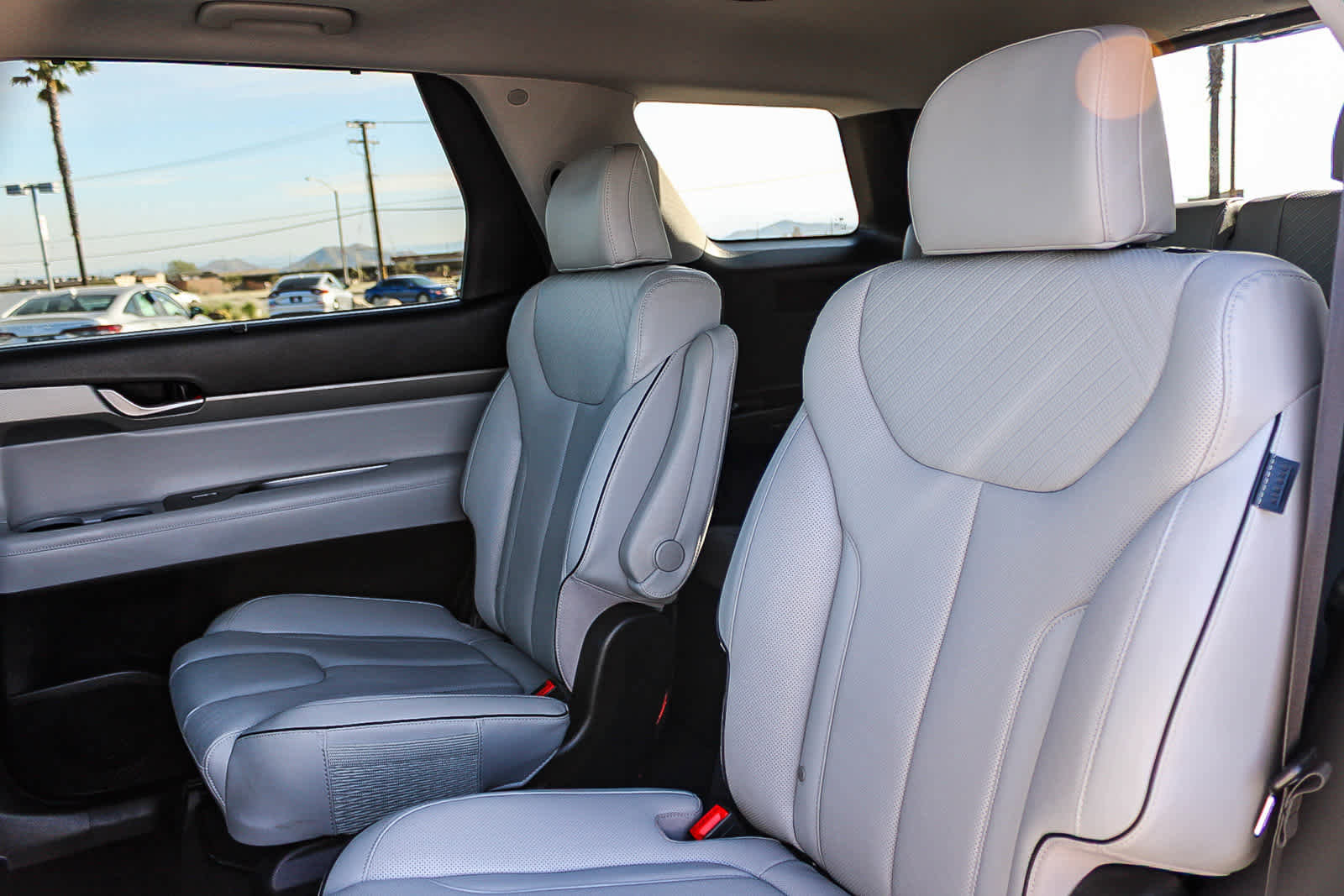 Used 2025 Hyundai Palisade SEL FWD image 18
