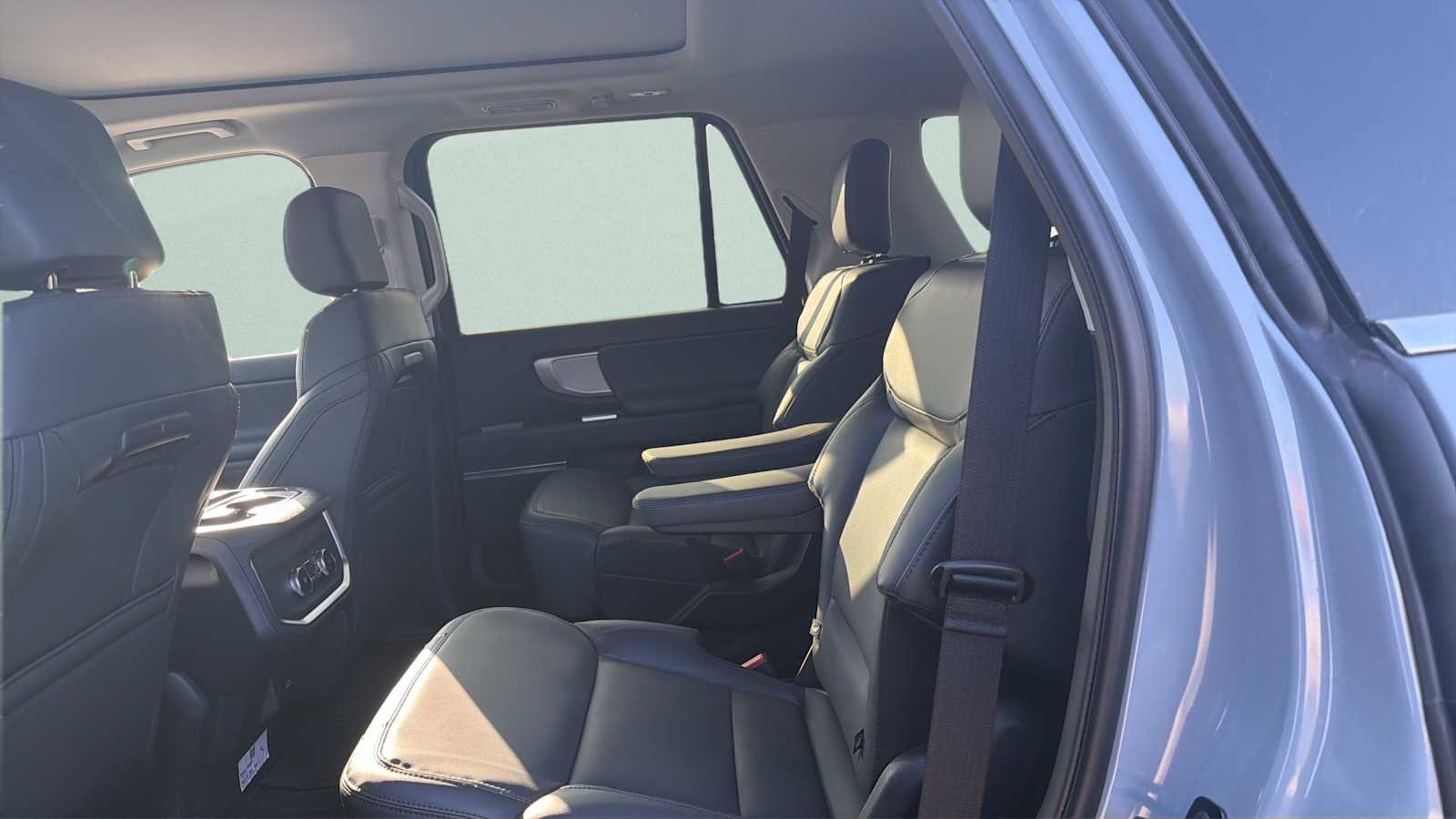 Used 2026 Ford Expedition Active image 30