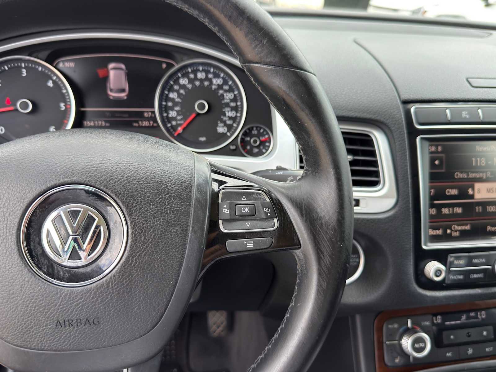 Used 2015 Volkswagen Touareg TDI AWD/4WD image 20