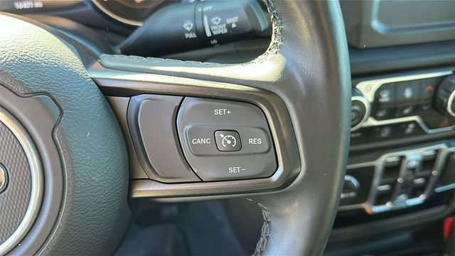 Used 2022 Jeep Gladiator Willys image 12