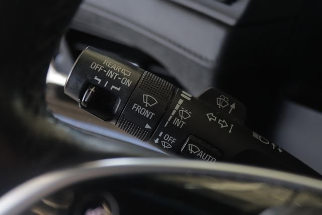 Used 2017 Cadillac Escalade Platinum image 14