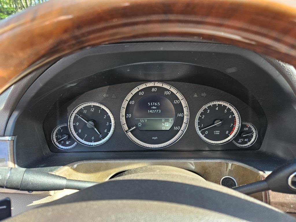Used 2011 Mercedes-Benz E 350 4MATIC Sedan image 36
