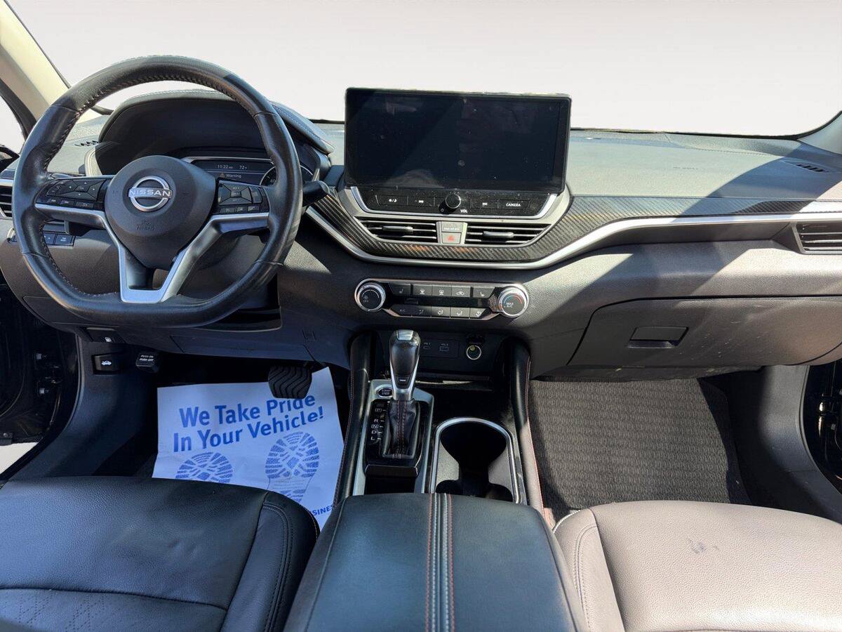Used 2023 Nissan Altima 2.5 SR w/ SR Premium Package FWD image 11