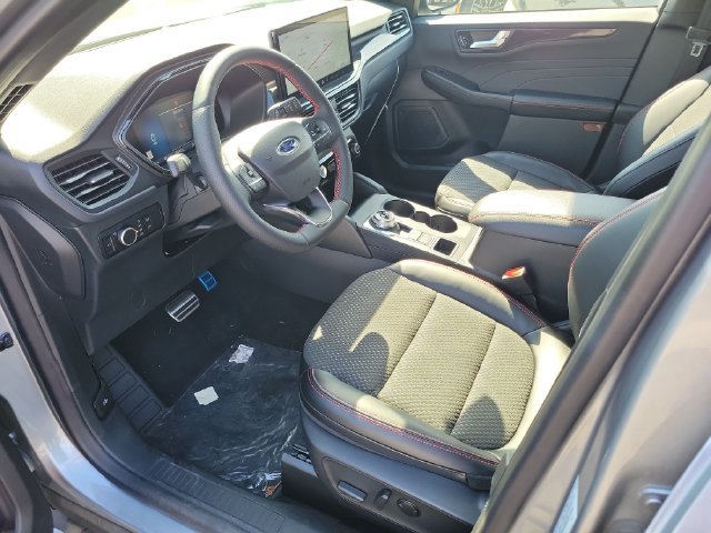 New 2024 Ford Escape ST-Line w/ Tech Pack #1 FWD image 16