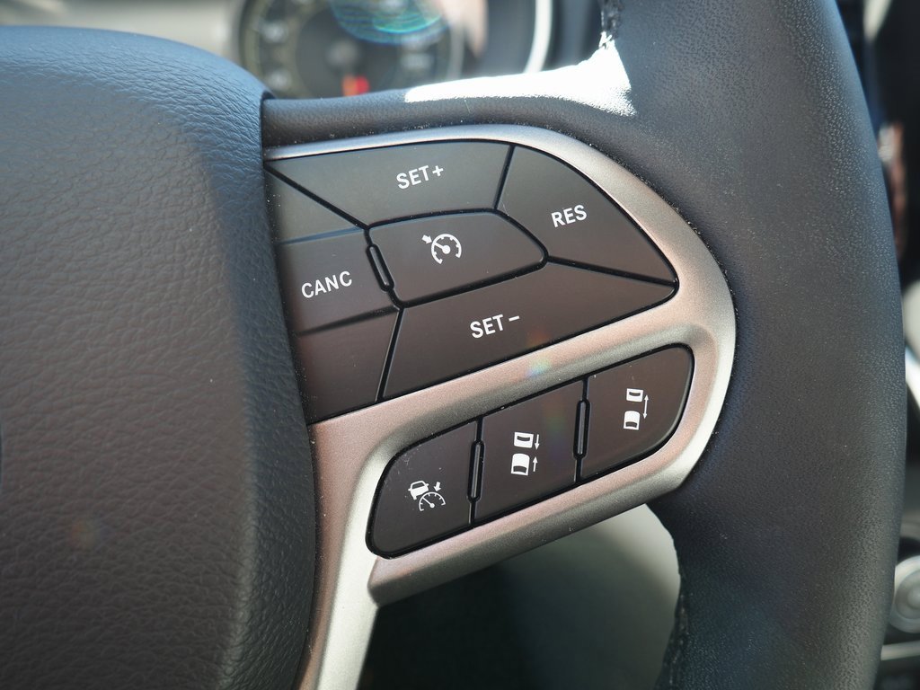 Used 2022 Jeep Cherokee Limited image 18