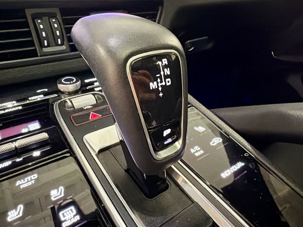 Certified 2020 Porsche Cayenne AWD/4WD image 18