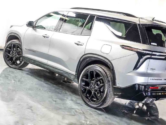 Used 2024 Chevrolet Traverse RS AWD/4WD image 11