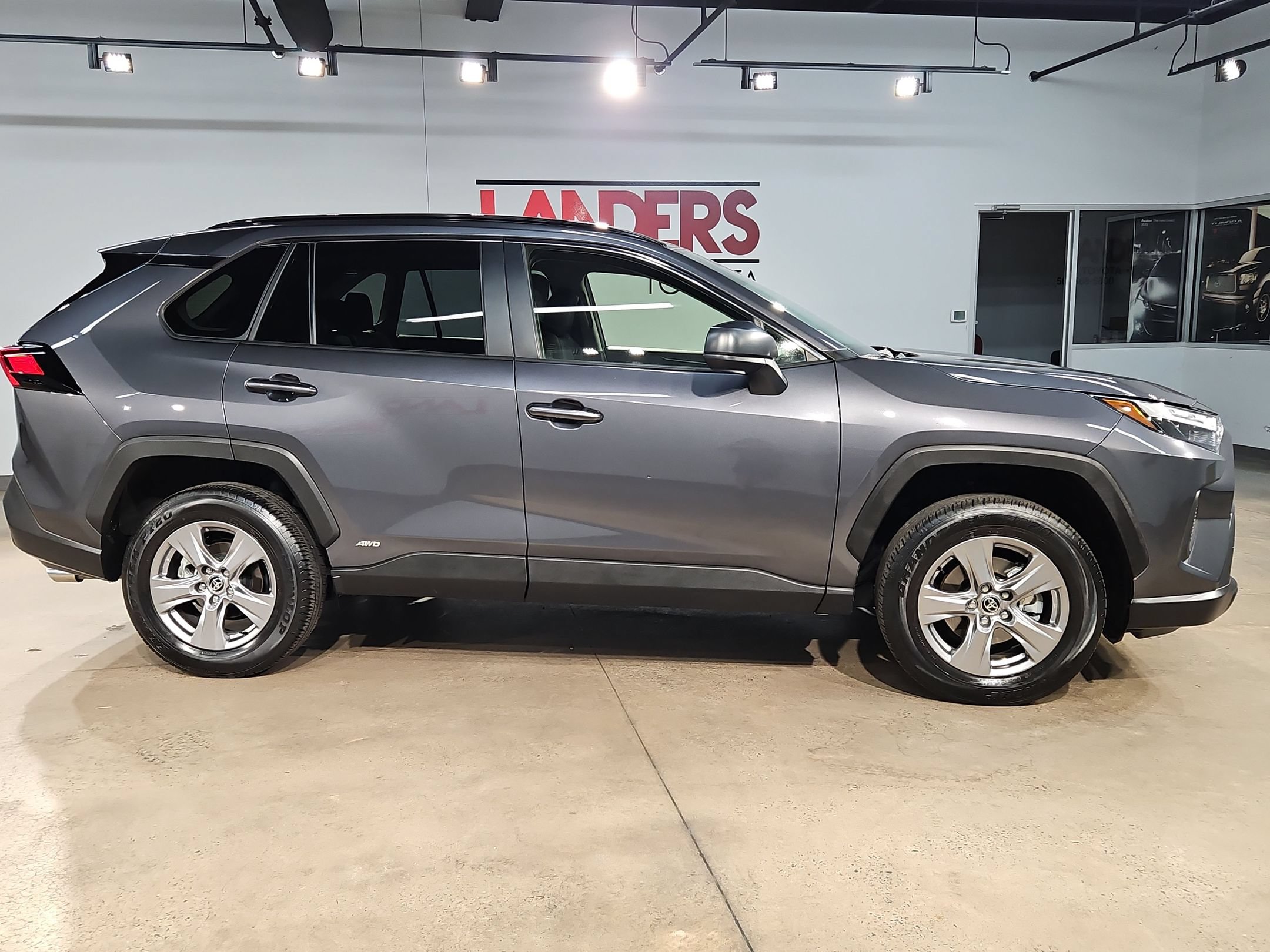Certified 2025 Toyota RAV4 LE AWD/4WD image 8