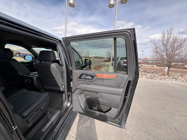 Used 2025 GMC Yukon XL Denali image 29