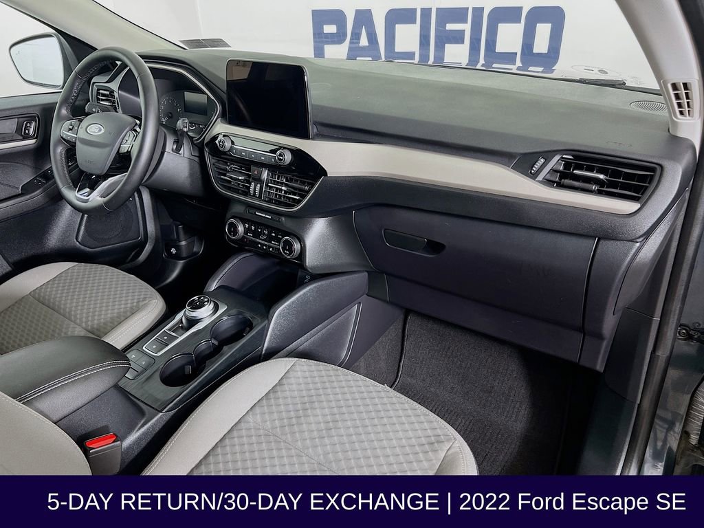 Used 2022 Ford Escape SE w/ Convenience Package FWD image 33