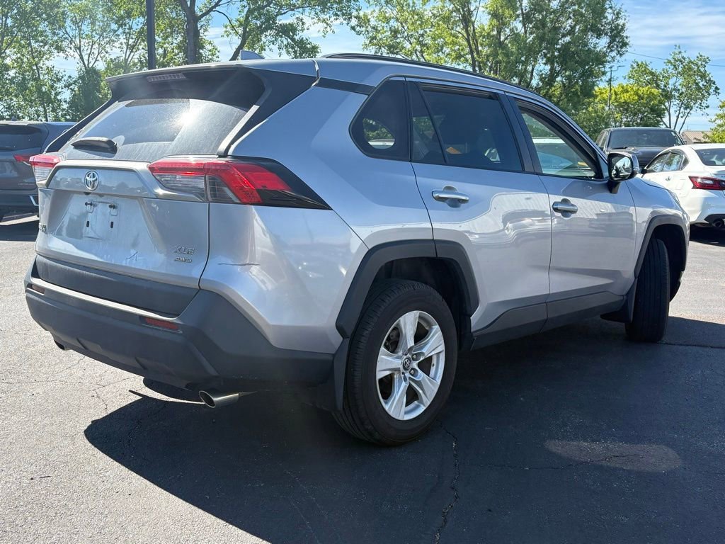 Used 2021 Toyota RAV4 XLE AWD/4WD image 5