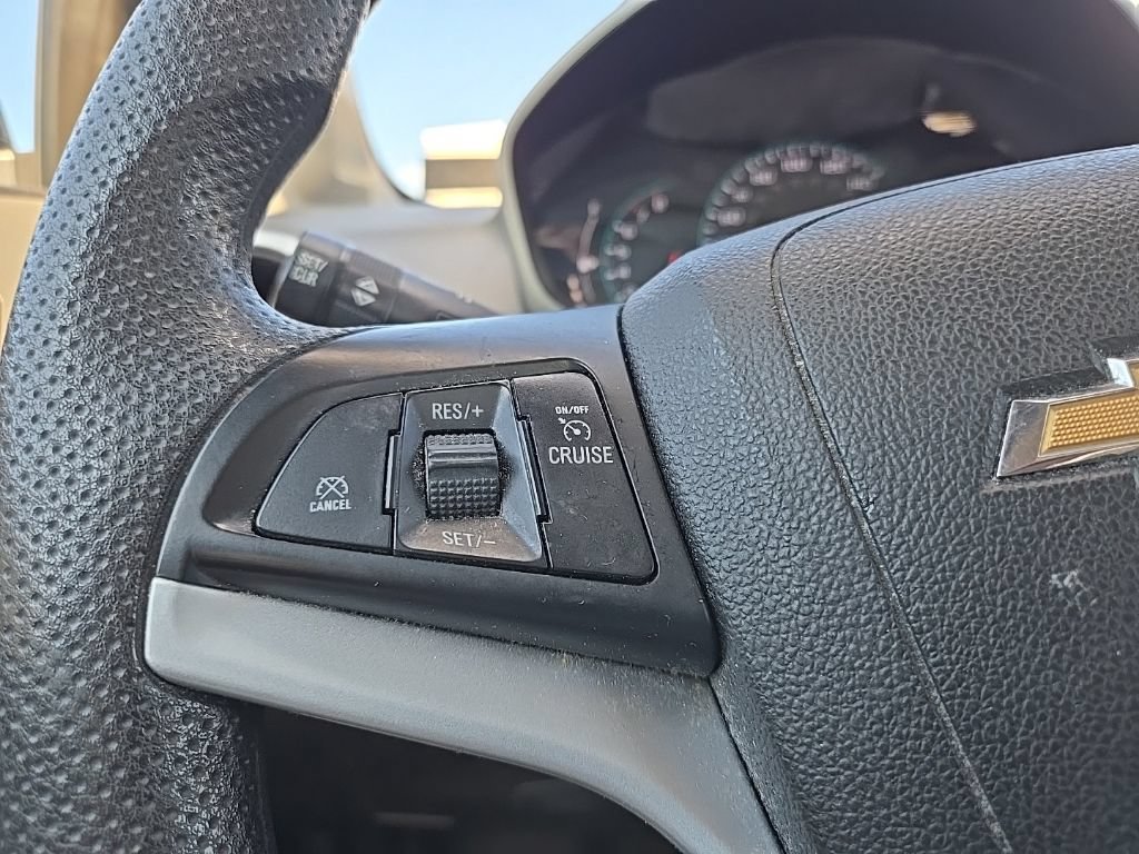 Used 2018 Chevrolet Sonic LT FWD image 17